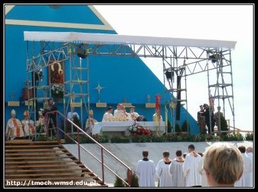 Eucharystia, kt�rej przewodniczy ks. Kard. Edward Michael Egan. (fot.cyfr.tm) 